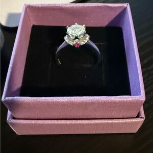 Stunning Silver and Red Gemstone Ring